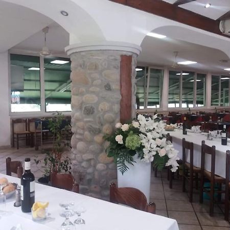 Mambly B&B Ristorante Pizzeria Galliate Exteriér fotografie