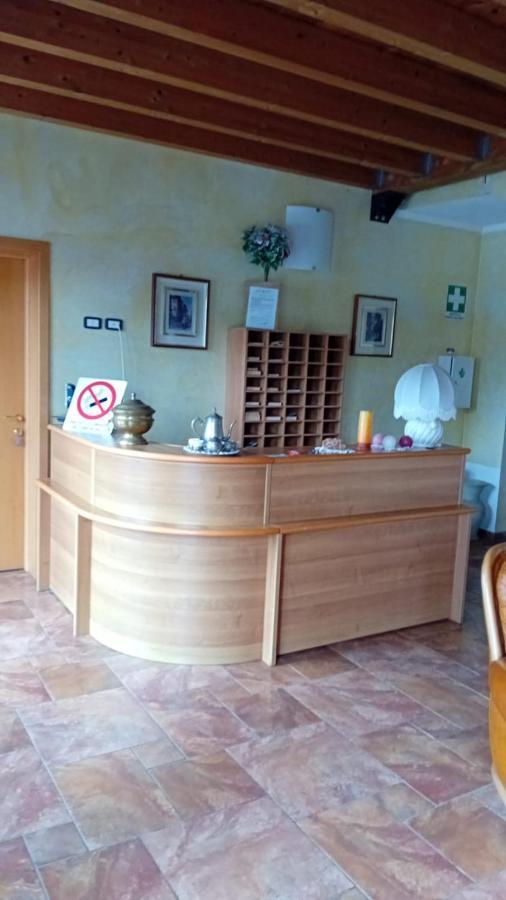 Mambly B&B Ristorante Pizzeria Galliate Exteriér fotografie